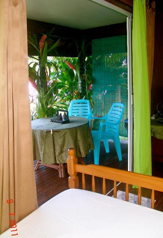 Tauhanihani Village Lodge La Vague Bleue Teahupoo Rom bilde